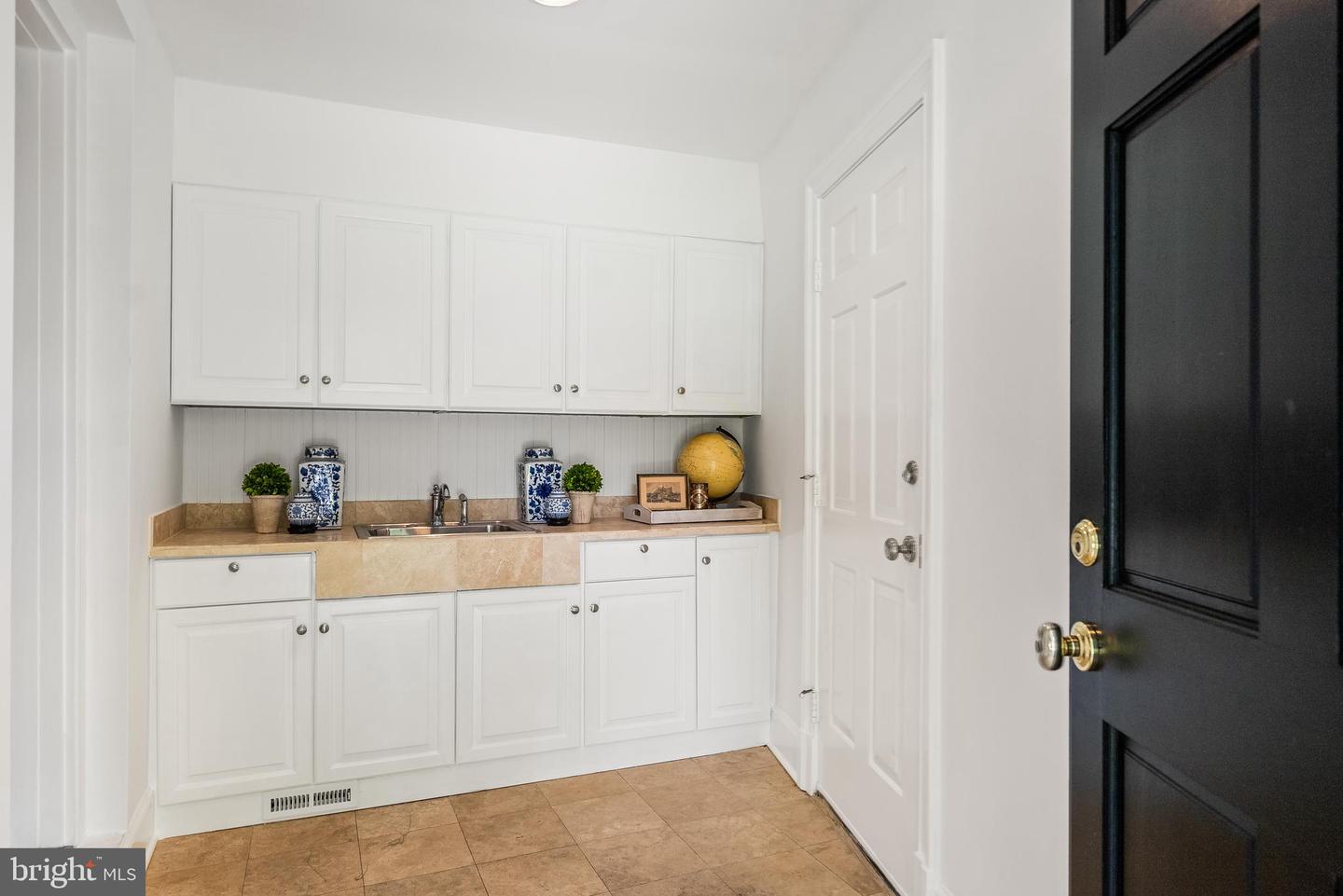 6460 KEDLESTON CT, MCLEAN, Virginia 22101, 5 Bedrooms Bedrooms, ,6 BathroomsBathrooms,Residential,For sale,6460 KEDLESTON CT,VAFX2266398 MLS # VAFX2266398