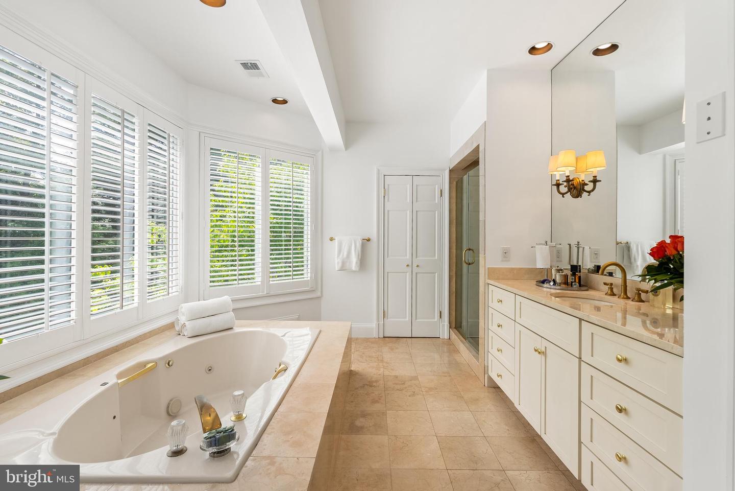 6460 KEDLESTON CT, MCLEAN, Virginia 22101, 5 Bedrooms Bedrooms, ,6 BathroomsBathrooms,Residential,For sale,6460 KEDLESTON CT,VAFX2266398 MLS # VAFX2266398