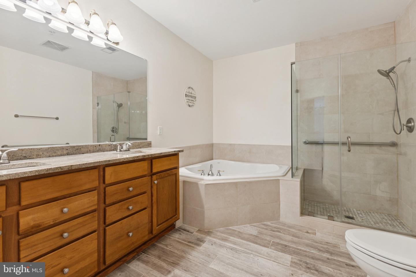 44485 CHAMBERLAIN TER #200, ASHBURN, Virginia 20147, 2 Bedrooms Bedrooms, ,2 BathroomsBathrooms,Residential,For sale,44485 CHAMBERLAIN TER #200,VALO2106714 MLS # VALO2106714