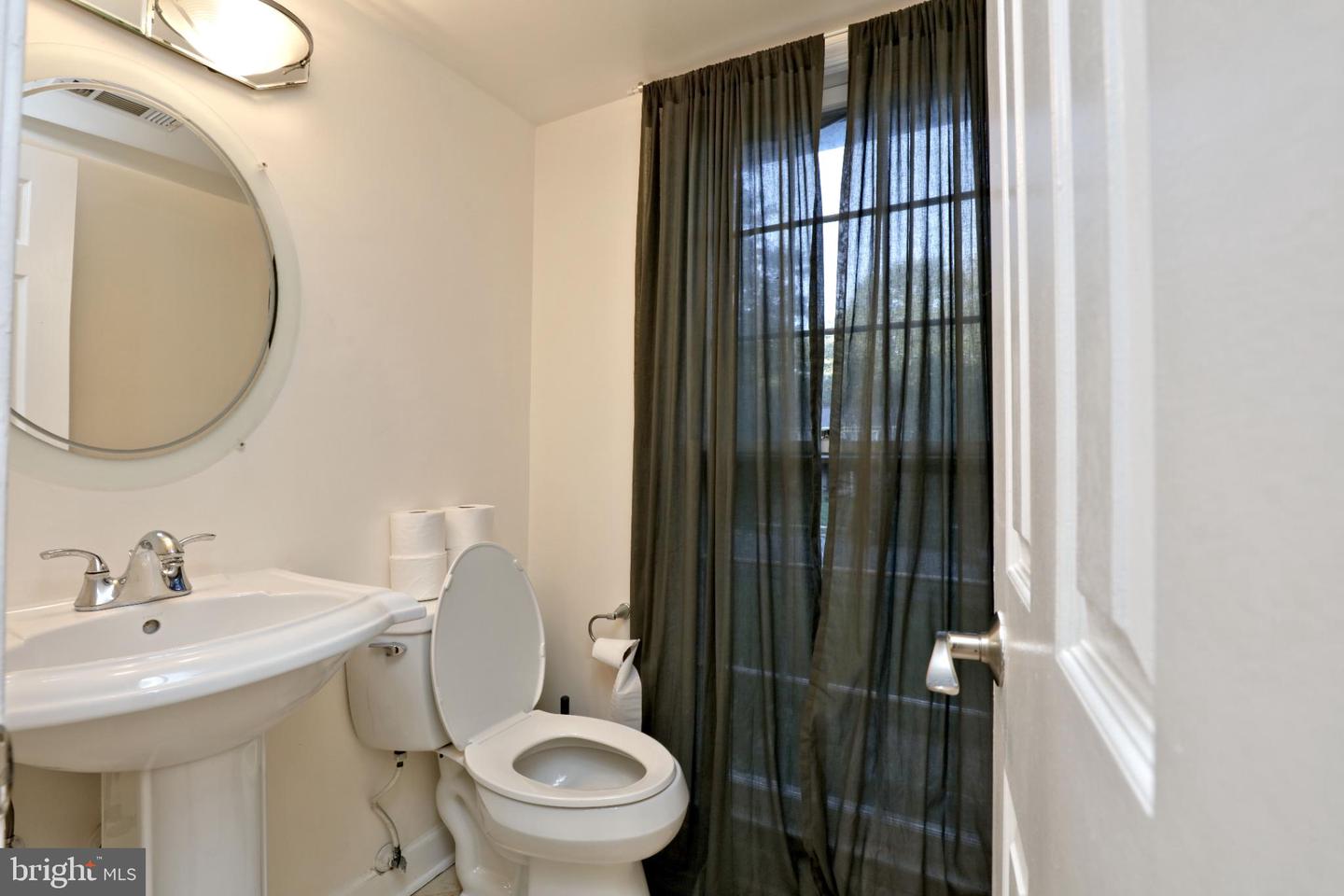 7808 TOWER WOODS DR, SPRINGFIELD, Virginia 22153, 4 Bedrooms Bedrooms, 19 Rooms Rooms,3 BathroomsBathrooms,Residential,For sale,7808 TOWER WOODS DR,VAFX2267304 MLS # VAFX2267304