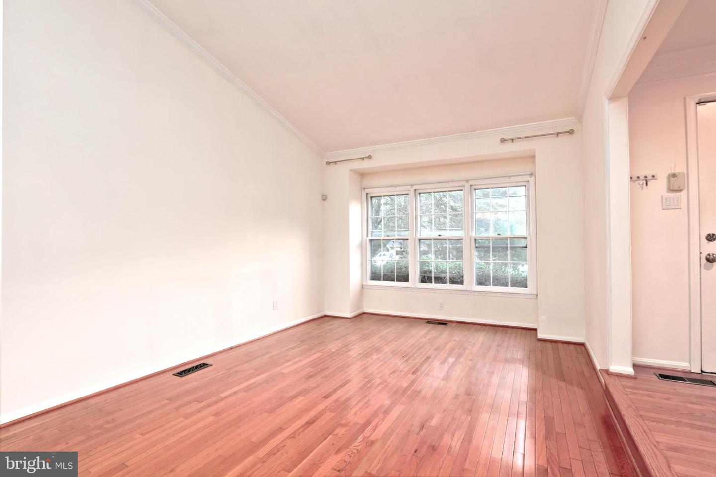 7808 TOWER WOODS DR, SPRINGFIELD, Virginia 22153, 4 Bedrooms Bedrooms, 19 Rooms Rooms,3 BathroomsBathrooms,Residential,For sale,7808 TOWER WOODS DR,VAFX2267304 MLS # VAFX2267304