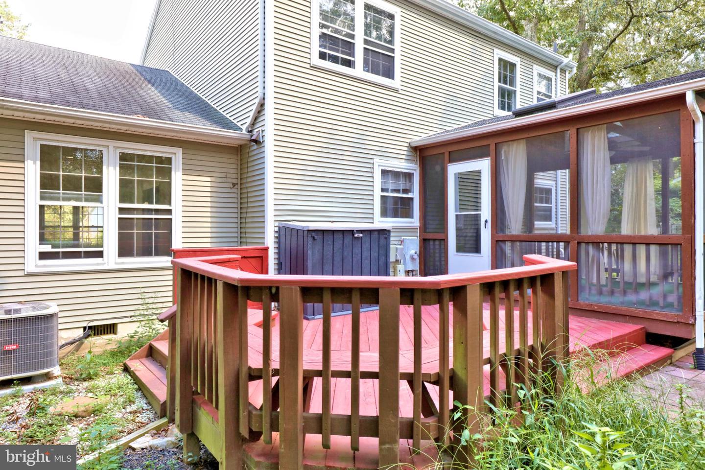 7808 TOWER WOODS DR, SPRINGFIELD, Virginia 22153, 4 Bedrooms Bedrooms, 19 Rooms Rooms,3 BathroomsBathrooms,Residential,For sale,7808 TOWER WOODS DR,VAFX2267304 MLS # VAFX2267304