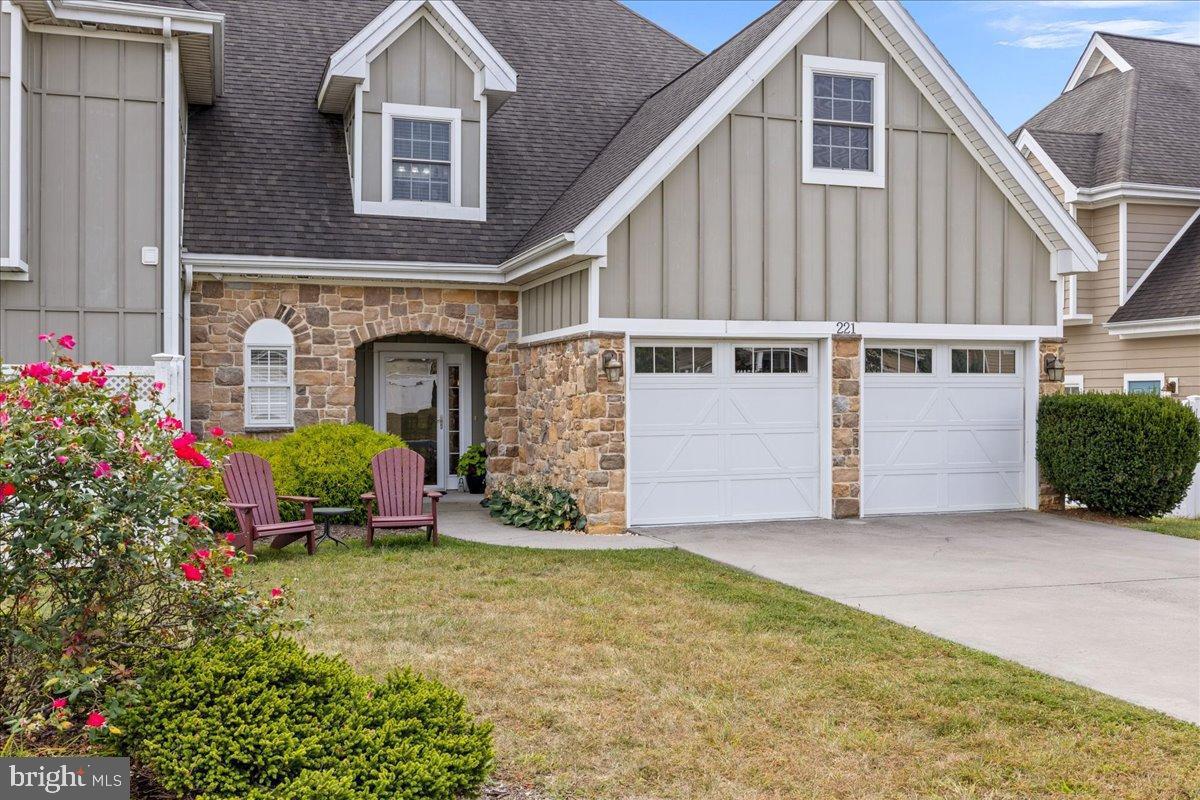 221 MACALLISTER WAY, HARRISONBURG, Virginia 22801, 3 Bedrooms Bedrooms, 7 Rooms Rooms,3 BathroomsBathrooms,Residential,For sale,221 MACALLISTER WAY,VARO2002578 MLS # VARO2002578
