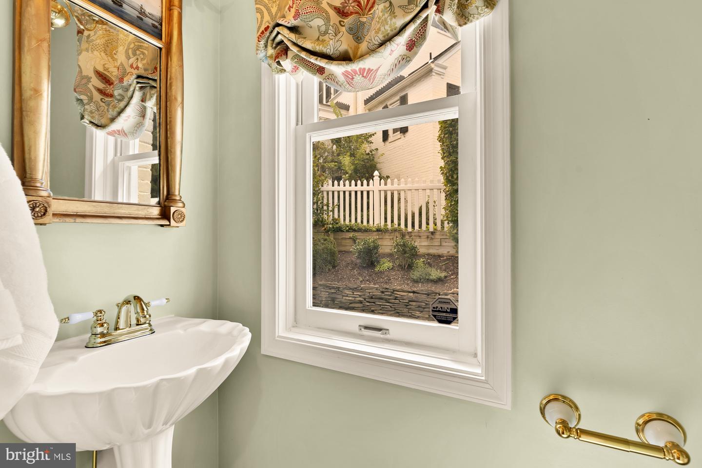 6038 FORT HUNT RD, ALEXANDRIA, Virginia 22307, 3 Bedrooms Bedrooms, ,2 BathroomsBathrooms,Residential,For sale,6038 FORT HUNT RD,VAFX2267378 MLS # VAFX2267378 6038 FORT HUNT RD, ALEXANDRIA, Virginia 22307, 3 Bedrooms Bedrooms, ,2 BathroomsBathrooms,Residential,For sale,6038 FORT HUNT RD,VAFX2267378 MLS # VAFX2267378