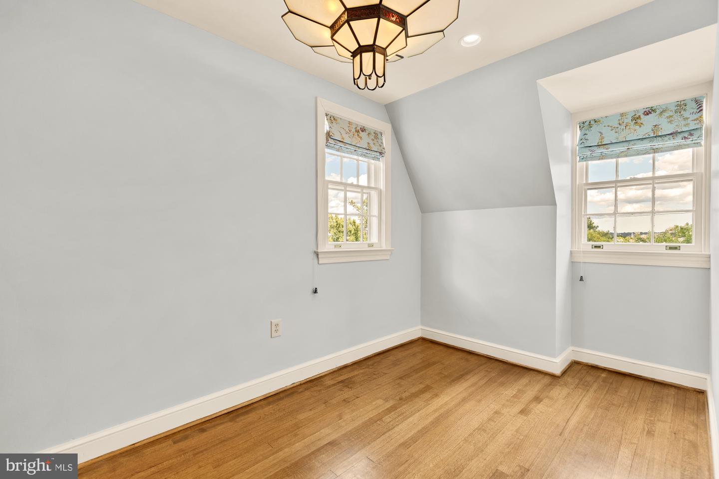 6038 FORT HUNT RD, ALEXANDRIA, Virginia 22307, 3 Bedrooms Bedrooms, ,2 BathroomsBathrooms,Residential,For sale,6038 FORT HUNT RD,VAFX2267378 MLS # VAFX2267378 6038 FORT HUNT RD, ALEXANDRIA, Virginia 22307, 3 Bedrooms Bedrooms, ,2 BathroomsBathrooms,Residential,For sale,6038 FORT HUNT RD,VAFX2267378 MLS # VAFX2267378