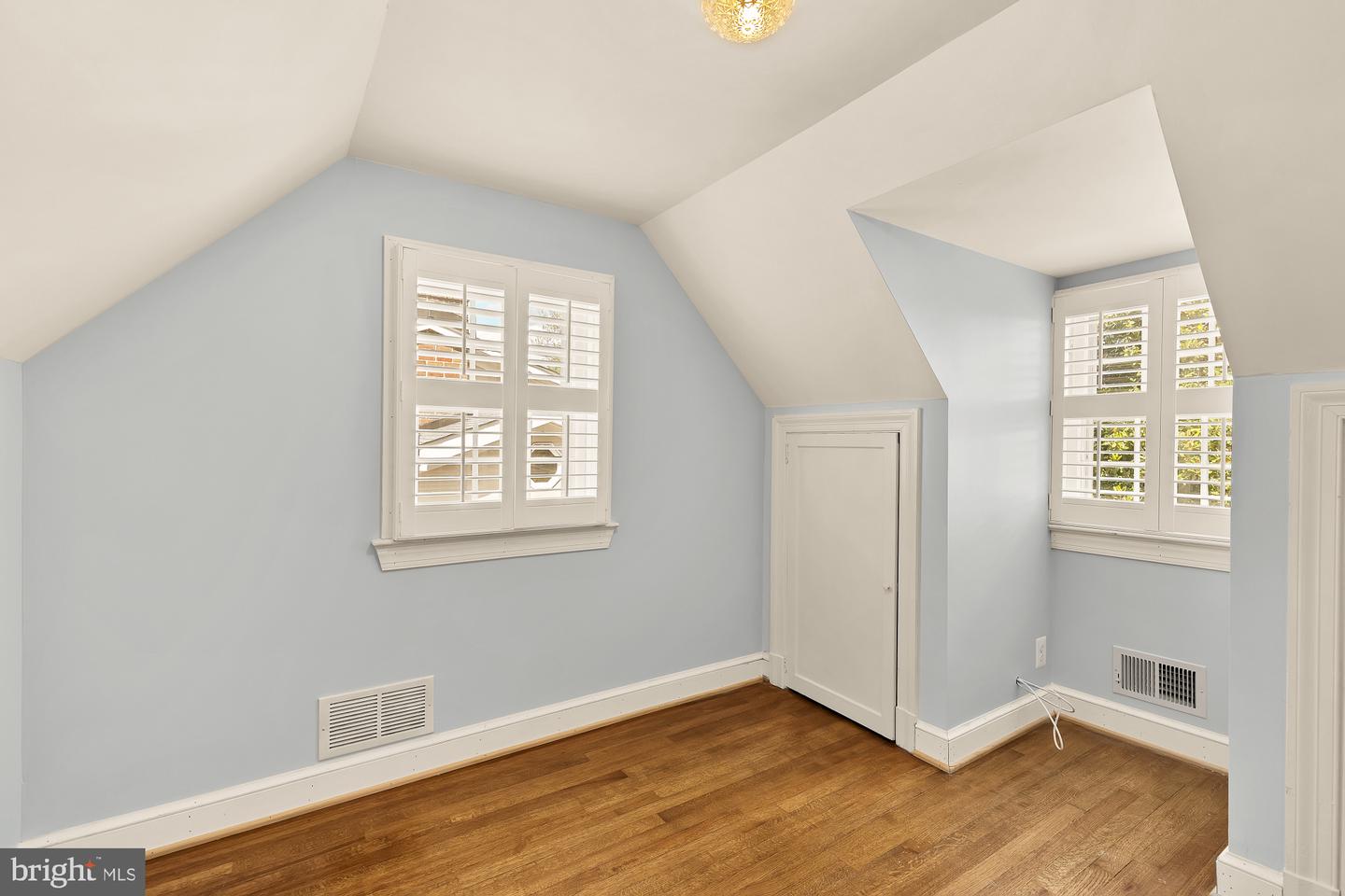 6038 FORT HUNT RD, ALEXANDRIA, Virginia 22307, 3 Bedrooms Bedrooms, ,2 BathroomsBathrooms,Residential,For sale,6038 FORT HUNT RD,VAFX2267378 MLS # VAFX2267378 6038 FORT HUNT RD, ALEXANDRIA, Virginia 22307, 3 Bedrooms Bedrooms, ,2 BathroomsBathrooms,Residential,For sale,6038 FORT HUNT RD,VAFX2267378 MLS # VAFX2267378