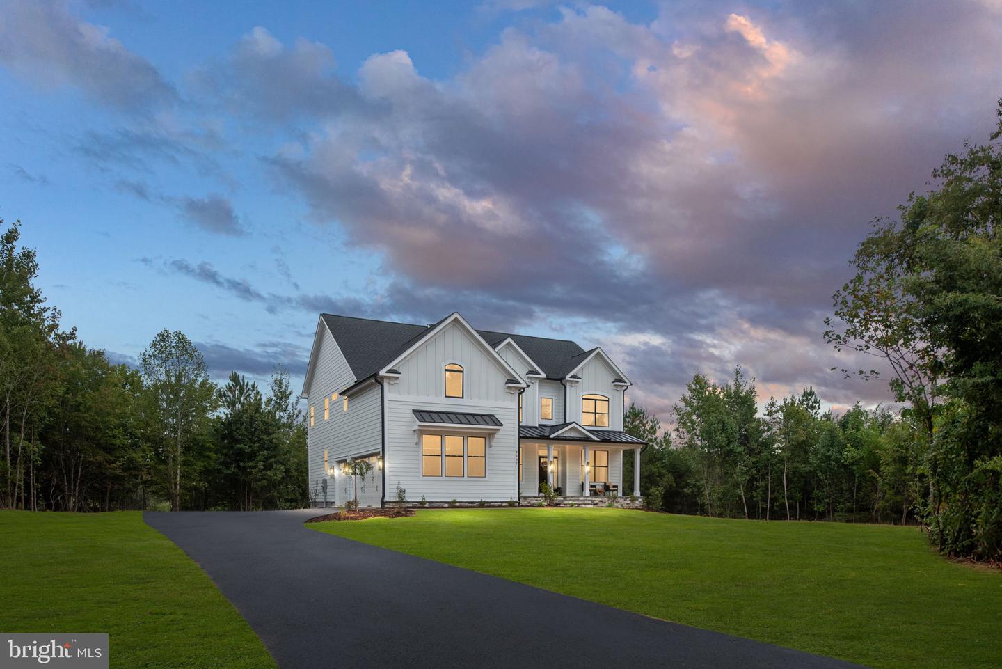 8537 HIGHCLERE LN, SPOTSYLVANIA, Virginia 22553, 4 Bedrooms Bedrooms, ,5 BathroomsBathrooms,Residential,For sale,8537 HIGHCLERE LN,VASP2036266 MLS # VASP2036266