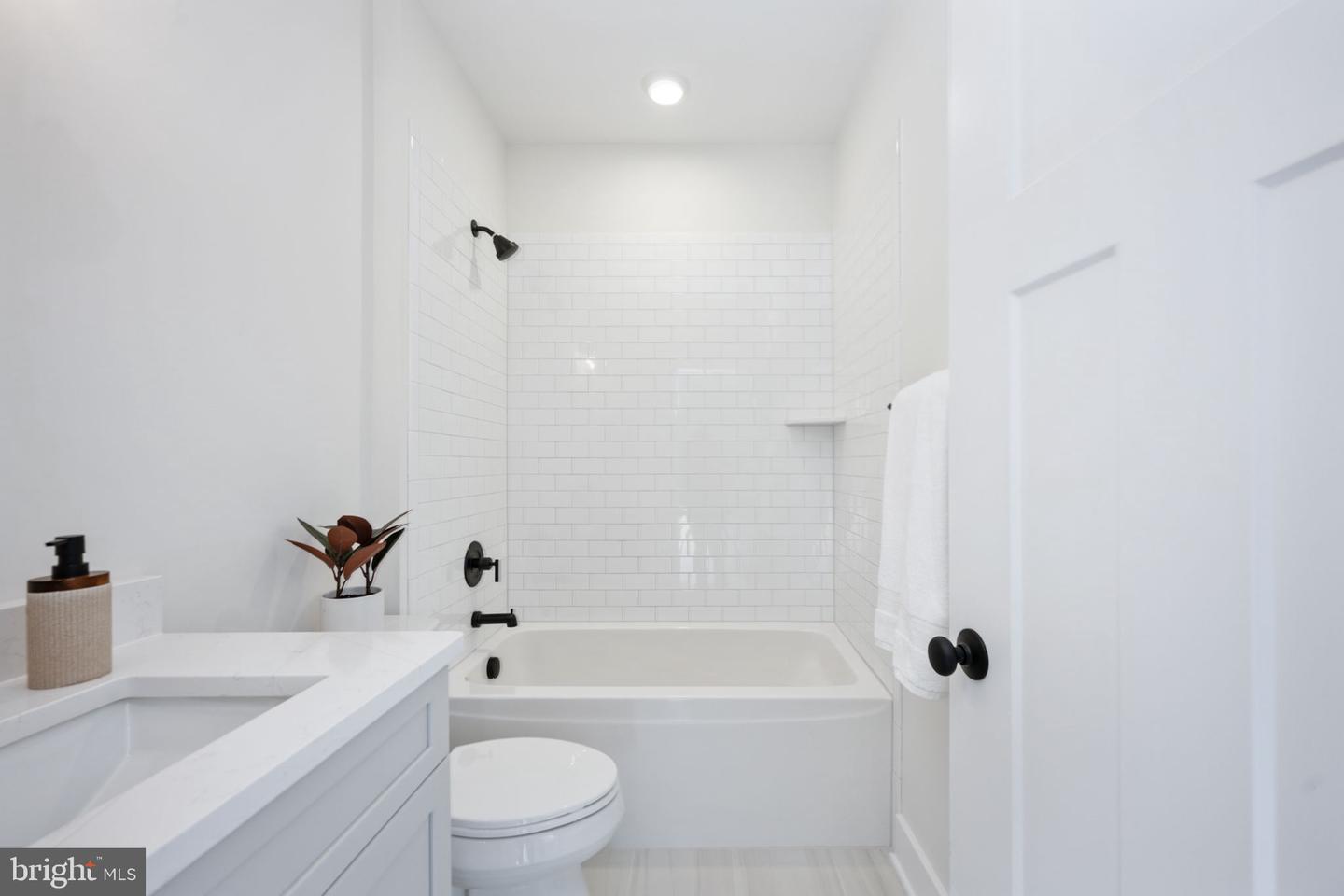 8537 HIGHCLERE LN, SPOTSYLVANIA, Virginia 22553, 4 Bedrooms Bedrooms, ,5 BathroomsBathrooms,Residential,For sale,8537 HIGHCLERE LN,VASP2036266 MLS # VASP2036266