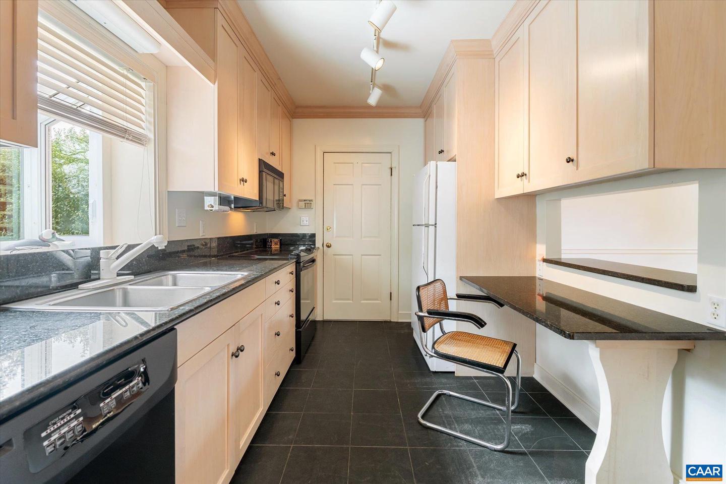 23 EDNAM VILLAGE ST, CHARLOTTESVILLE, Virginia 22903, 2 Bedrooms Bedrooms, ,2 BathroomsBathrooms,Residential,For sale,23 EDNAM VILLAGE ST,668990 MLS # 668990
