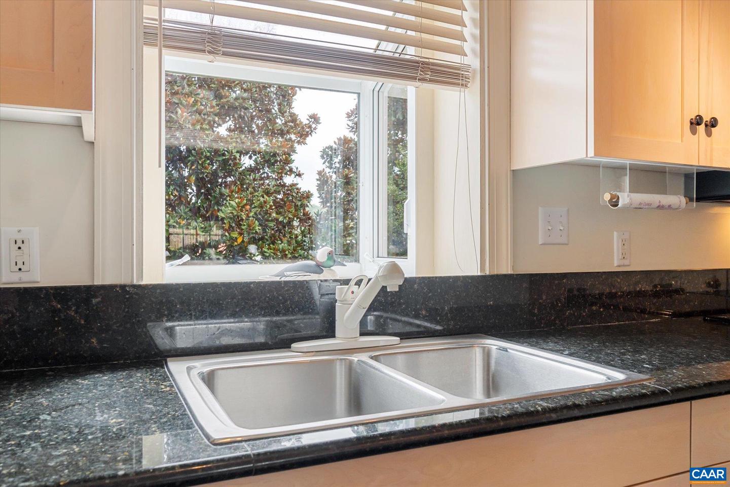 23 EDNAM VILLAGE ST, CHARLOTTESVILLE, Virginia 22903, 2 Bedrooms Bedrooms, ,2 BathroomsBathrooms,Residential,For sale,23 EDNAM VILLAGE ST,668990 MLS # 668990