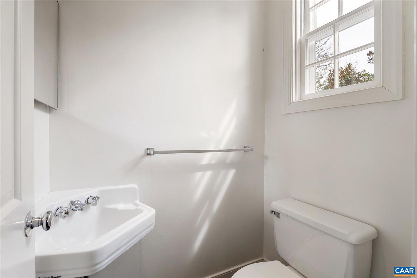 23 EDNAM VILLAGE ST, CHARLOTTESVILLE, Virginia 22903, 2 Bedrooms Bedrooms, ,2 BathroomsBathrooms,Residential,For sale,23 EDNAM VILLAGE ST,668990 MLS # 668990
