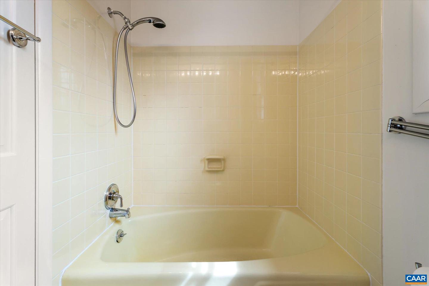 23 EDNAM VILLAGE ST, CHARLOTTESVILLE, Virginia 22903, 2 Bedrooms Bedrooms, ,2 BathroomsBathrooms,Residential,For sale,23 EDNAM VILLAGE ST,668990 MLS # 668990