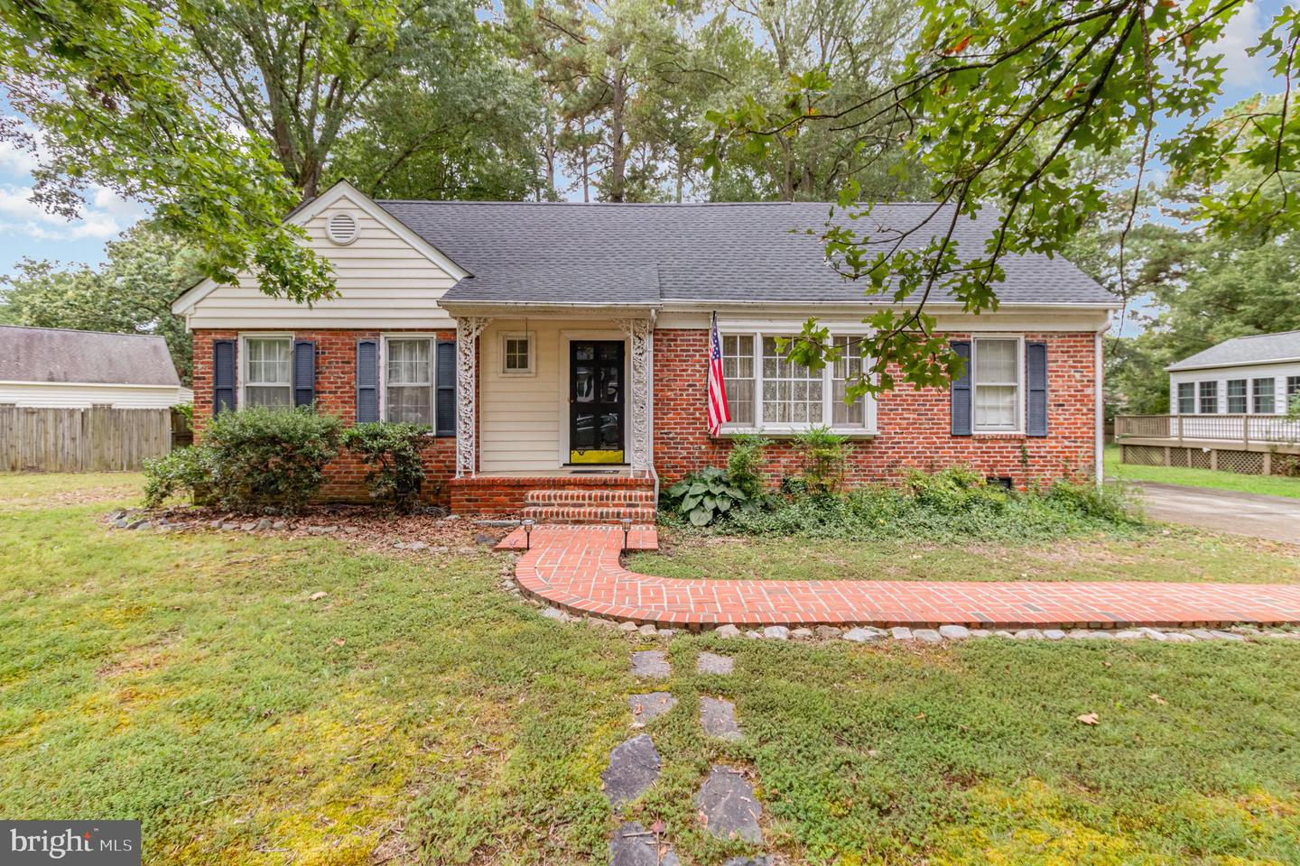11405 BLENDON LN, HENRICO, Virginia 23238, 4 Bedrooms Bedrooms, 6 Rooms Rooms,2 BathroomsBathrooms,Residential,For sale,11405 BLENDON LN,VAHN2001066 MLS # VAHN2001066