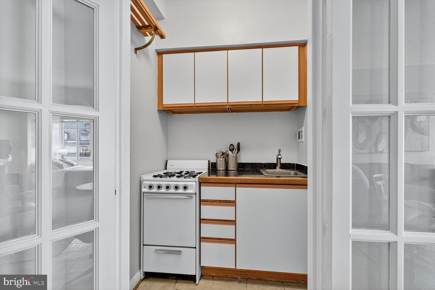 1727 MASSACHUSETTS AVE NW #603, WASHINGTON, District Of Columbia 20036, ,1 BathroomBathrooms,Residential,For sale,1727 MASSACHUSETTS AVE NW #603,DCDC2222592 MLS # DCDC2222592