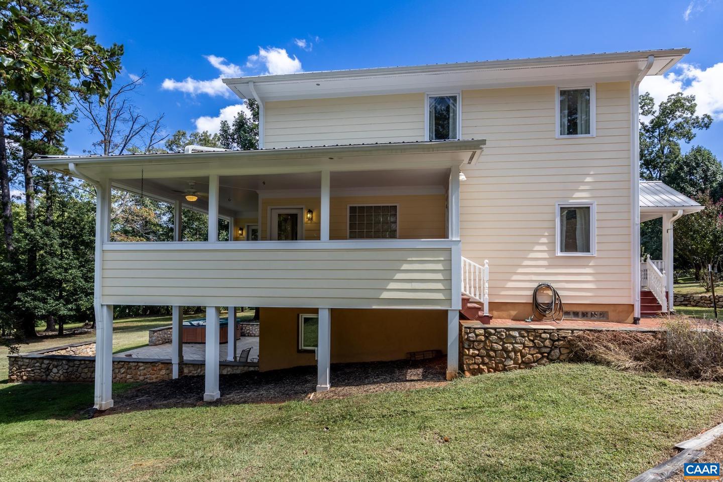 150 LYNX FARM LN, CHARLOTTESVILLE, Virginia 22903, 3 Bedrooms Bedrooms, ,4 BathroomsBathrooms,Residential,For sale,150 LYNX FARM LN,669030 MLS # 669030