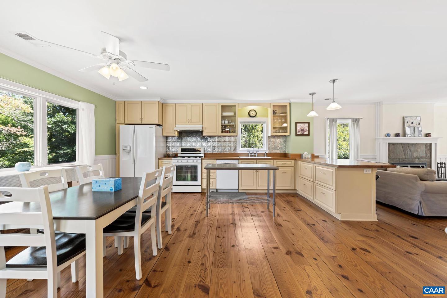 150 LYNX FARM LN, CHARLOTTESVILLE, Virginia 22903, 3 Bedrooms Bedrooms, ,4 BathroomsBathrooms,Residential,For sale,150 LYNX FARM LN,669030 MLS # 669030