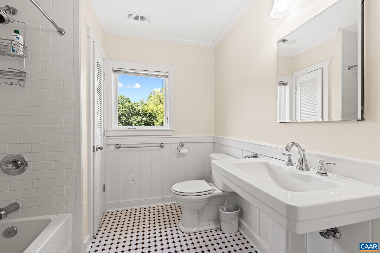 150 LYNX FARM LN, CHARLOTTESVILLE, Virginia 22903, 3 Bedrooms Bedrooms, ,4 BathroomsBathrooms,Residential,For sale,150 LYNX FARM LN,669030 MLS # 669030