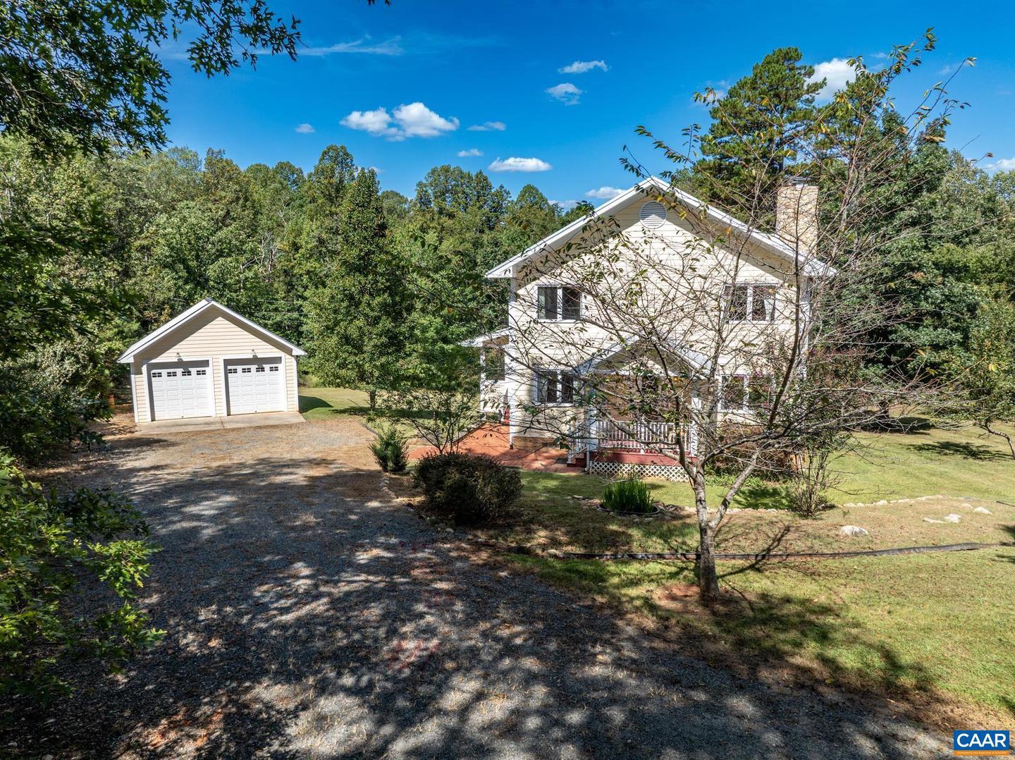 150 LYNX FARM LN, CHARLOTTESVILLE, Virginia 22903, 3 Bedrooms Bedrooms, ,4 BathroomsBathrooms,Residential,For sale,150 LYNX FARM LN,669030 MLS # 669030