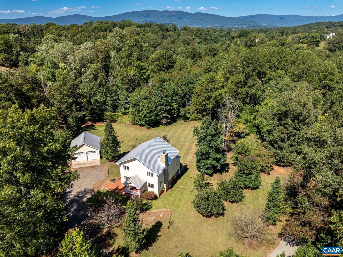 150 LYNX FARM LN, CHARLOTTESVILLE, Virginia 22903, 3 Bedrooms Bedrooms, ,4 BathroomsBathrooms,Residential,For sale,150 LYNX FARM LN,669030 MLS # 669030