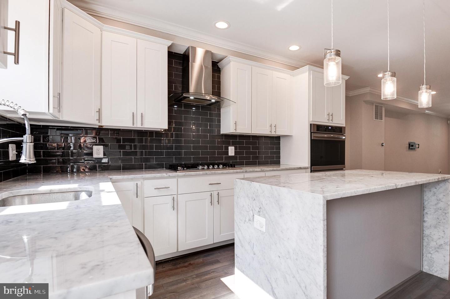 543 23RD PL NE, WASHINGTON, District Of Columbia 20002, 4 Bedrooms Bedrooms, 8 Rooms Rooms,3 BathroomsBathrooms,Residential,For sale,543 23RD PL NE,DCDC2222314 MLS # DCDC2222314