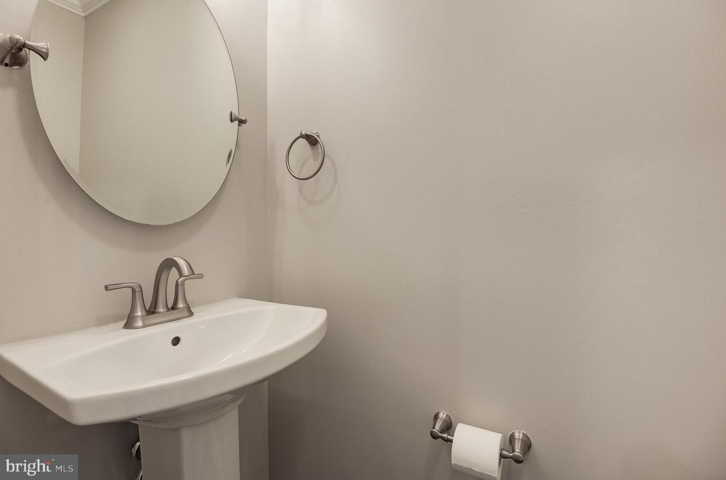 543 23RD PL NE, WASHINGTON, District Of Columbia 20002, 4 Bedrooms Bedrooms, 8 Rooms Rooms,3 BathroomsBathrooms,Residential,For sale,543 23RD PL NE,DCDC2222314 MLS # DCDC2222314