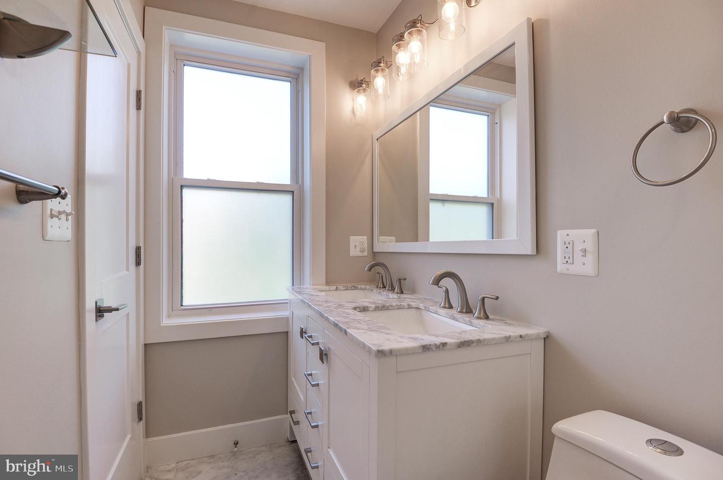 543 23RD PL NE, WASHINGTON, District Of Columbia 20002, 4 Bedrooms Bedrooms, 8 Rooms Rooms,3 BathroomsBathrooms,Residential,For sale,543 23RD PL NE,DCDC2222314 MLS # DCDC2222314