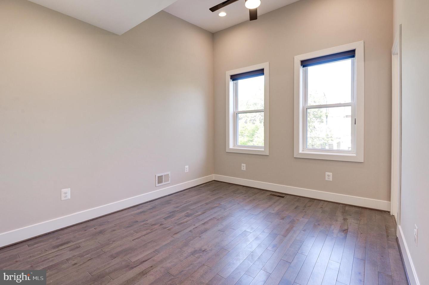 543 23RD PL NE, WASHINGTON, District Of Columbia 20002, 4 Bedrooms Bedrooms, 8 Rooms Rooms,3 BathroomsBathrooms,Residential,For sale,543 23RD PL NE,DCDC2222314 MLS # DCDC2222314