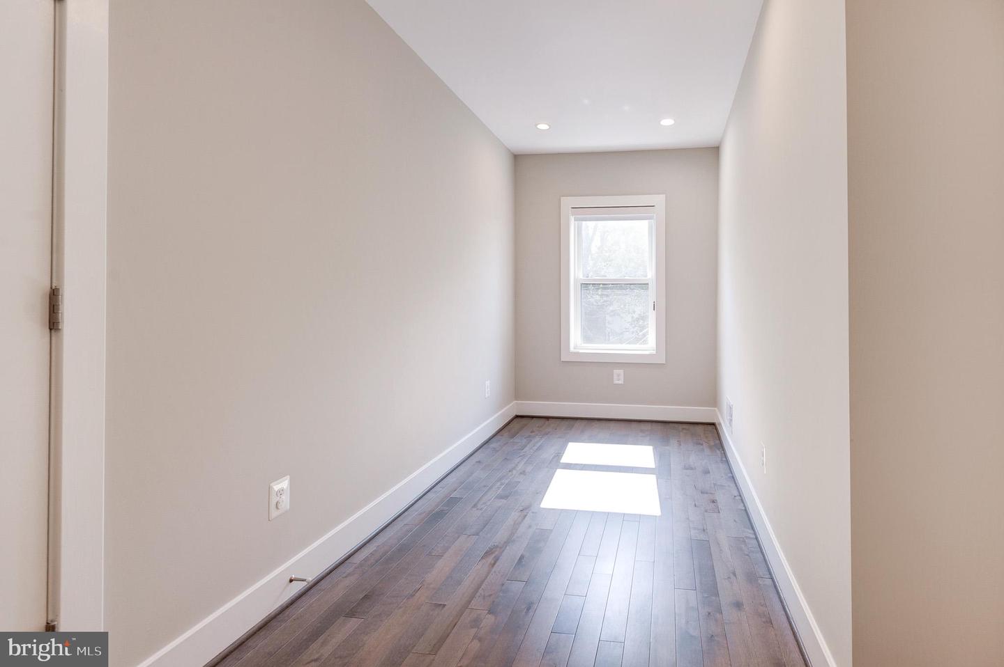543 23RD PL NE, WASHINGTON, District Of Columbia 20002, 4 Bedrooms Bedrooms, 8 Rooms Rooms,3 BathroomsBathrooms,Residential,For sale,543 23RD PL NE,DCDC2222314 MLS # DCDC2222314