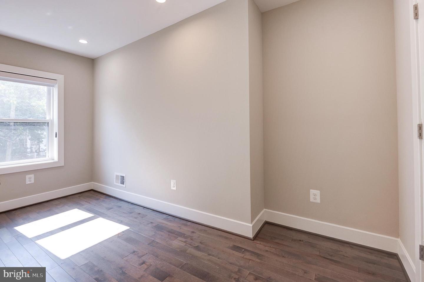 543 23RD PL NE, WASHINGTON, District Of Columbia 20002, 4 Bedrooms Bedrooms, 8 Rooms Rooms,3 BathroomsBathrooms,Residential,For sale,543 23RD PL NE,DCDC2222314 MLS # DCDC2222314