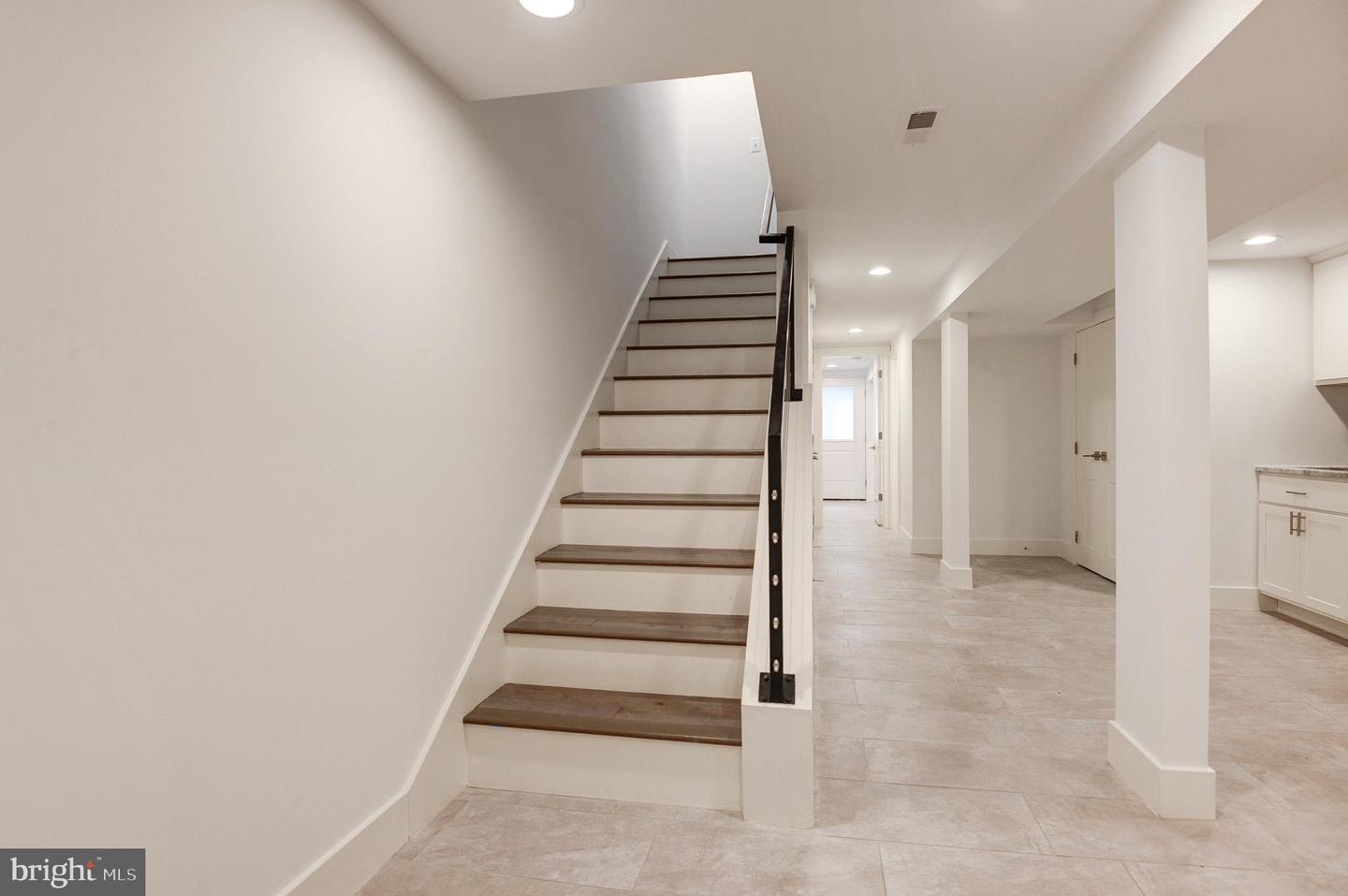 543 23RD PL NE, WASHINGTON, District Of Columbia 20002, 4 Bedrooms Bedrooms, 8 Rooms Rooms,3 BathroomsBathrooms,Residential,For sale,543 23RD PL NE,DCDC2222314 MLS # DCDC2222314