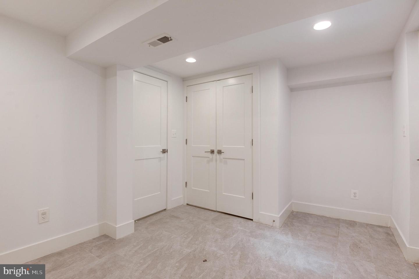 543 23RD PL NE, WASHINGTON, District Of Columbia 20002, 4 Bedrooms Bedrooms, 8 Rooms Rooms,3 BathroomsBathrooms,Residential,For sale,543 23RD PL NE,DCDC2222314 MLS # DCDC2222314