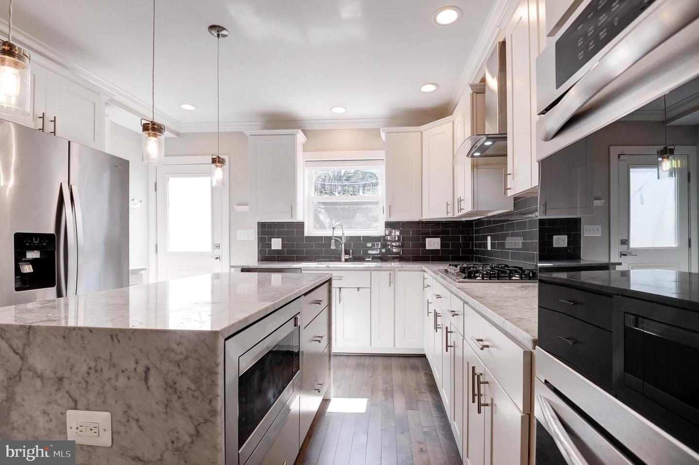 543 23RD PL NE, WASHINGTON, District Of Columbia 20002, 4 Bedrooms Bedrooms, 8 Rooms Rooms,3 BathroomsBathrooms,Residential,For sale,543 23RD PL NE,DCDC2222314 MLS # DCDC2222314