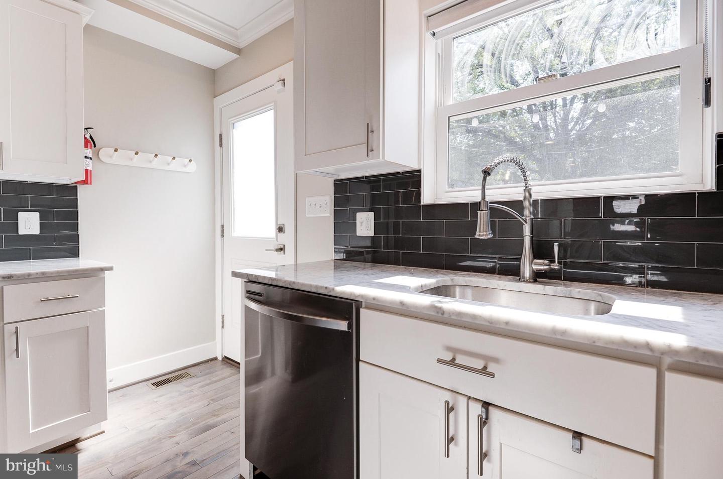 543 23RD PL NE, WASHINGTON, District Of Columbia 20002, 4 Bedrooms Bedrooms, 8 Rooms Rooms,3 BathroomsBathrooms,Residential,For sale,543 23RD PL NE,DCDC2222314 MLS # DCDC2222314