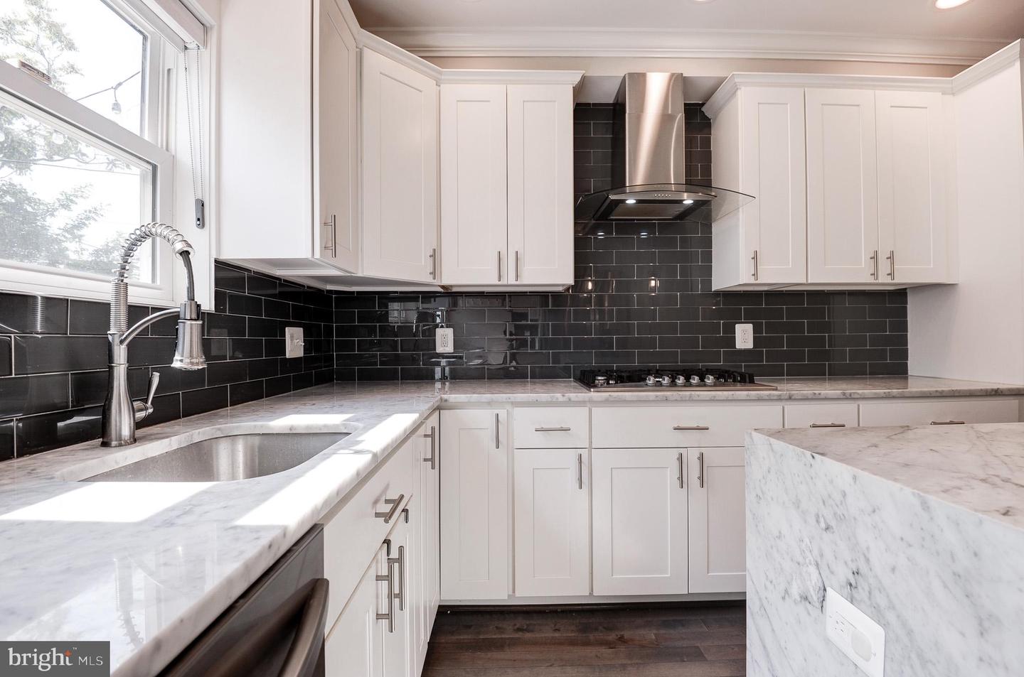 543 23RD PL NE, WASHINGTON, District Of Columbia 20002, 4 Bedrooms Bedrooms, 8 Rooms Rooms,3 BathroomsBathrooms,Residential,For sale,543 23RD PL NE,DCDC2222314 MLS # DCDC2222314