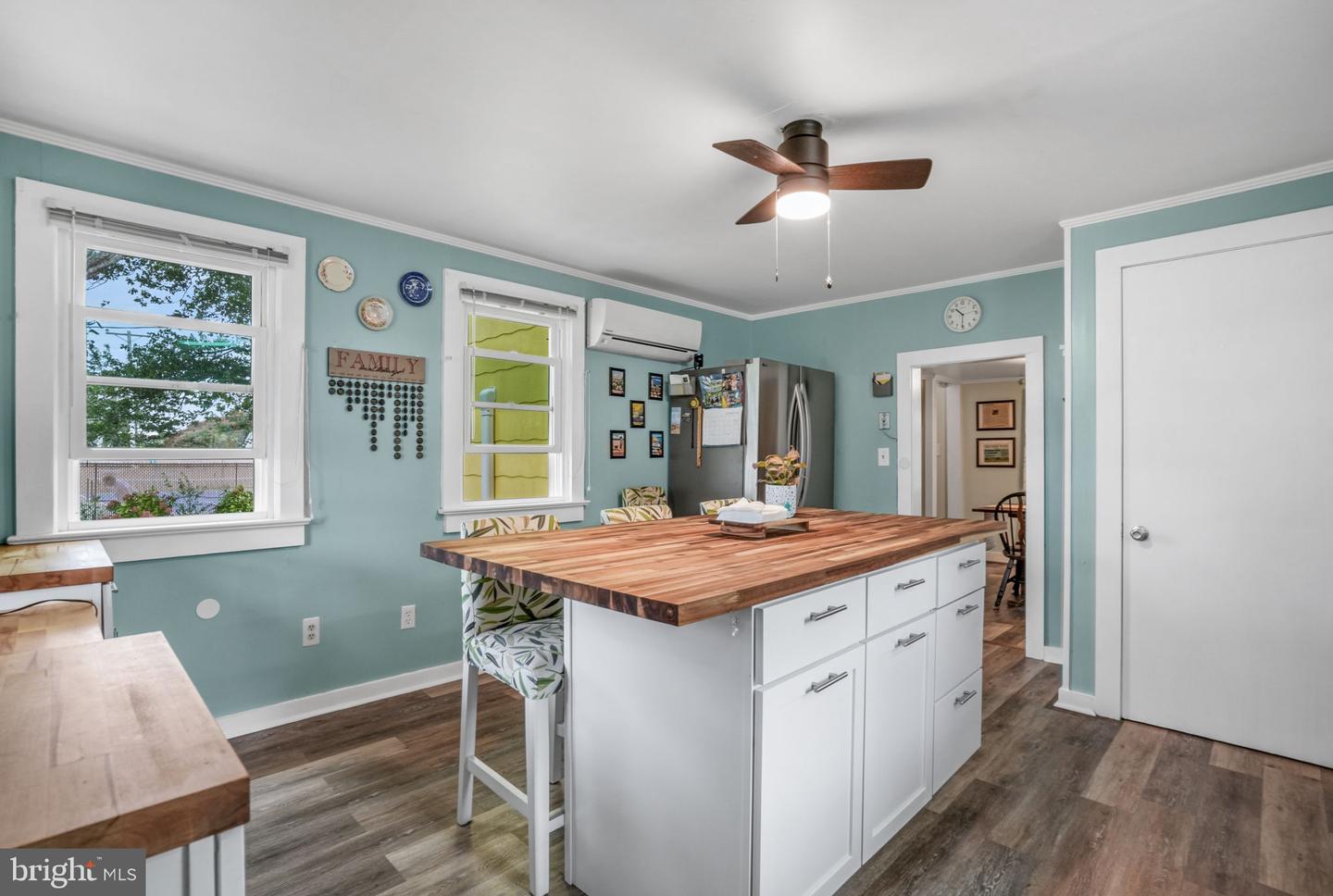 6286 SMITH ST, CHINCOTEAGUE ISLAND, Virginia 23336, 3 Bedrooms Bedrooms, ,1 BathroomBathrooms,Residential,For sale,6286 SMITH ST,VAAC2002254 MLS # VAAC2002254