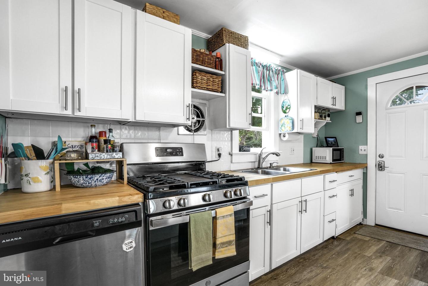6286 SMITH ST, CHINCOTEAGUE ISLAND, Virginia 23336, 3 Bedrooms Bedrooms, ,1 BathroomBathrooms,Residential,For sale,6286 SMITH ST,VAAC2002254 MLS # VAAC2002254