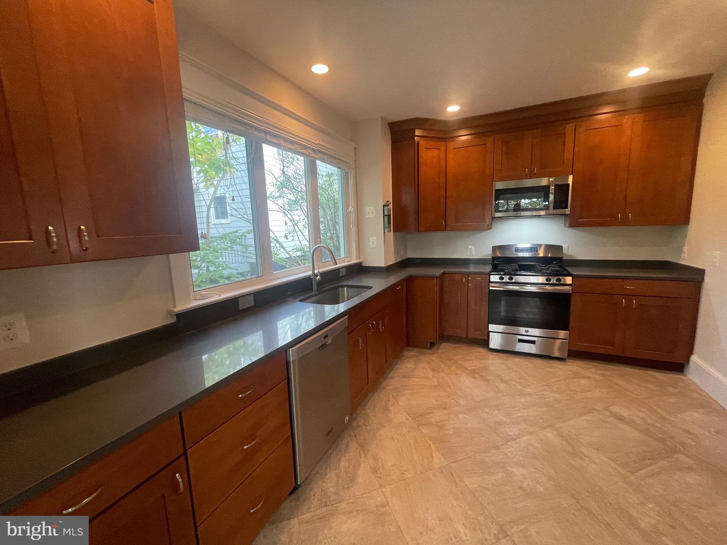 407 N BRYAN ST, ARLINGTON, Virginia 22201, 4 Bedrooms Bedrooms, ,2 BathroomsBathrooms,Residential,For sale,407 N BRYAN ST,VAAR2063666 MLS # VAAR2063666