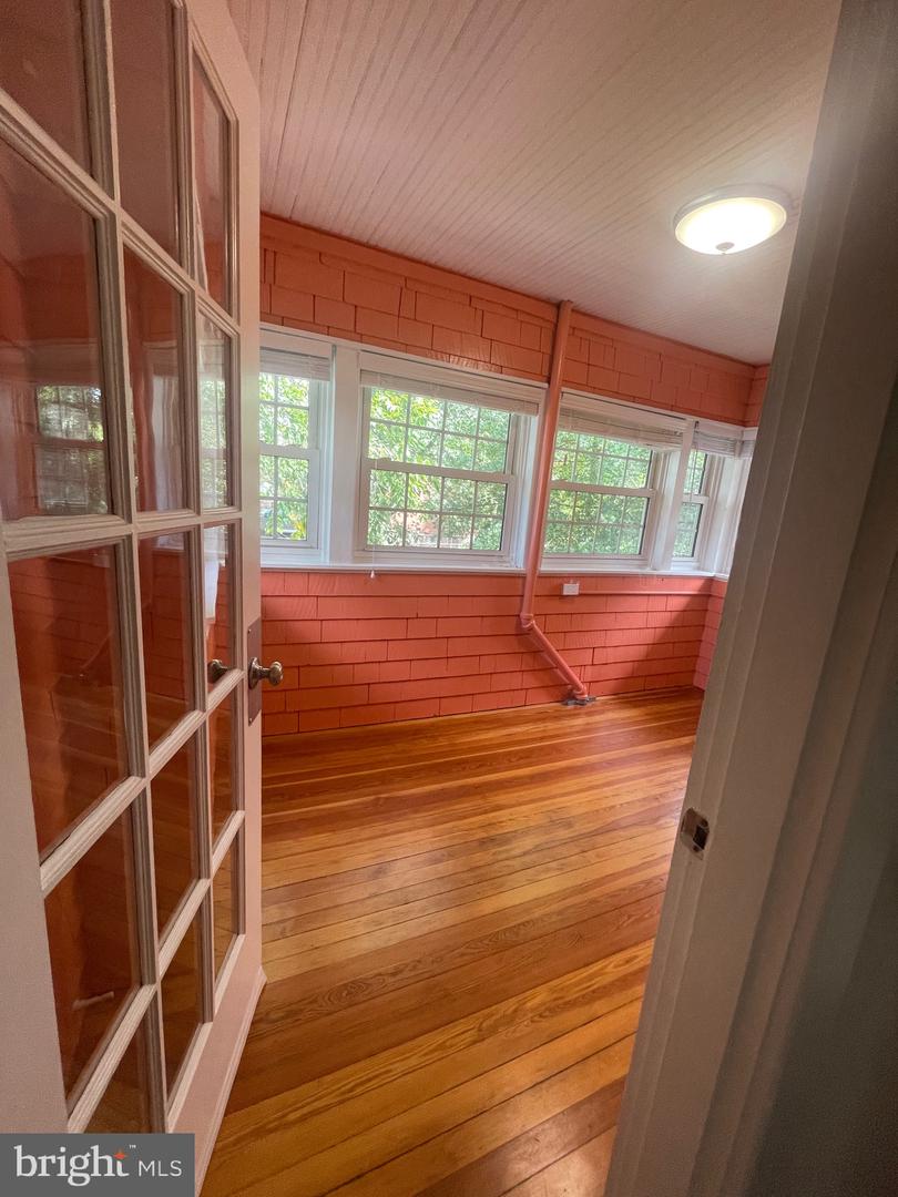407 N BRYAN ST, ARLINGTON, Virginia 22201, 4 Bedrooms Bedrooms, ,2 BathroomsBathrooms,Residential,For sale,407 N BRYAN ST,VAAR2063666 MLS # VAAR2063666