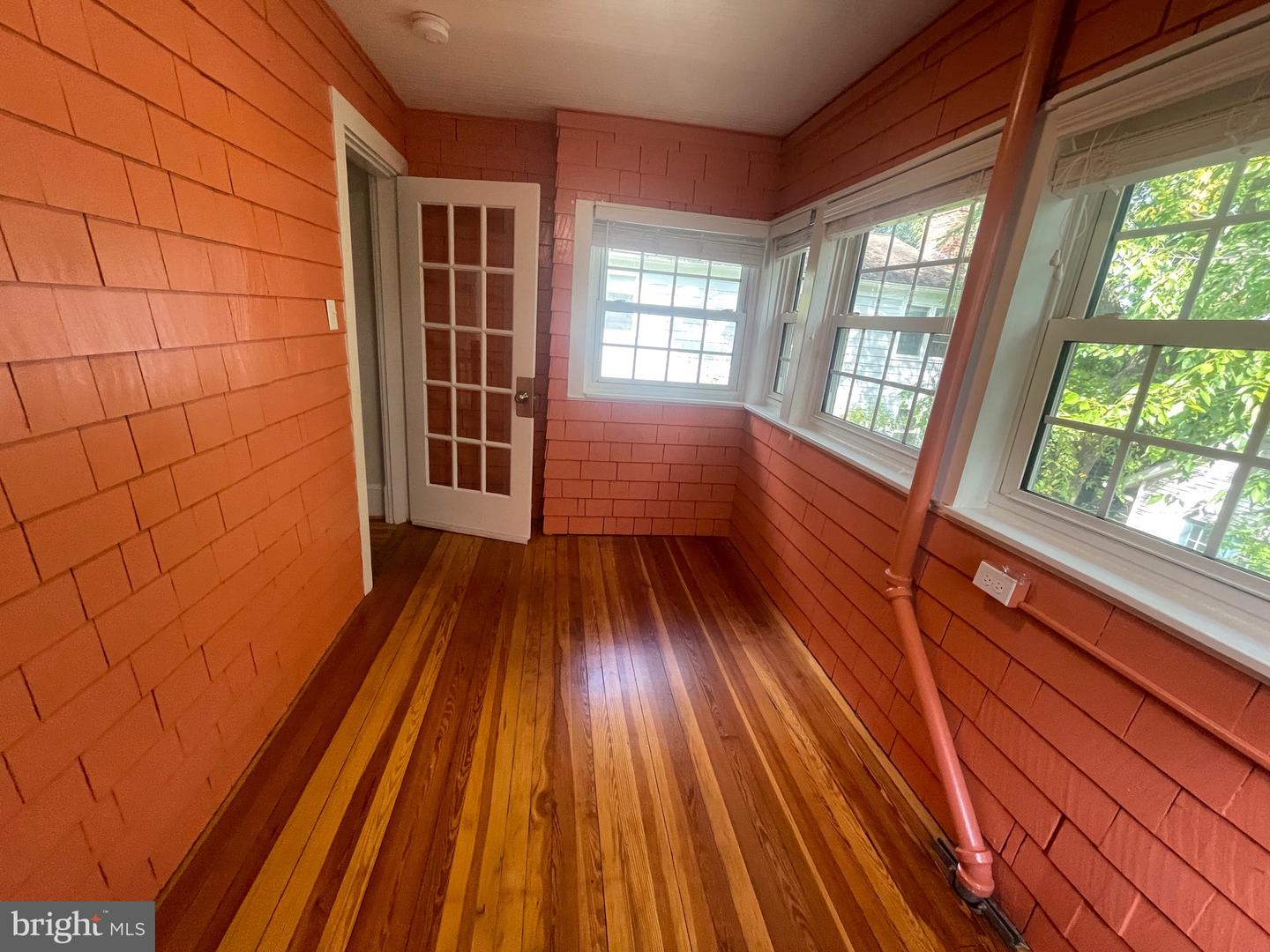 407 N BRYAN ST, ARLINGTON, Virginia 22201, 4 Bedrooms Bedrooms, ,2 BathroomsBathrooms,Residential,For sale,407 N BRYAN ST,VAAR2063666 MLS # VAAR2063666