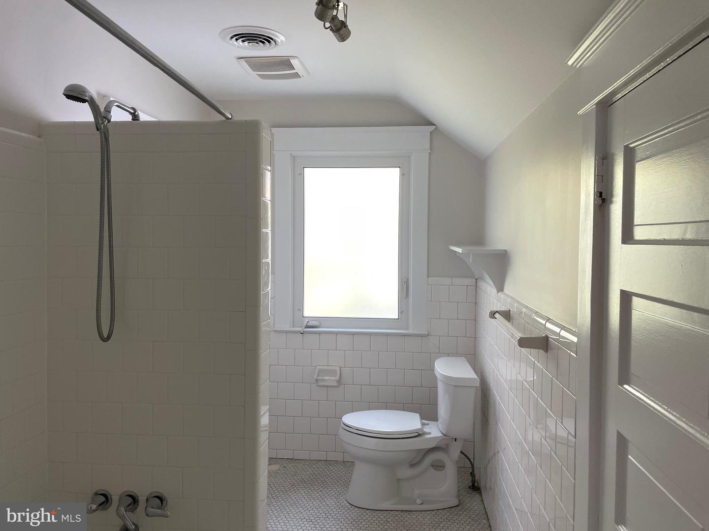 407 N BRYAN ST, ARLINGTON, Virginia 22201, 4 Bedrooms Bedrooms, ,2 BathroomsBathrooms,Residential,For sale,407 N BRYAN ST,VAAR2063666 MLS # VAAR2063666