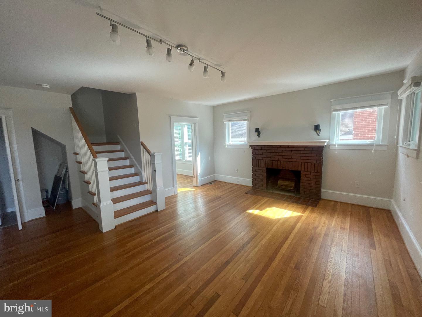 407 N BRYAN ST, ARLINGTON, Virginia 22201, 4 Bedrooms Bedrooms, ,2 BathroomsBathrooms,Residential,For sale,407 N BRYAN ST,VAAR2063666 MLS # VAAR2063666