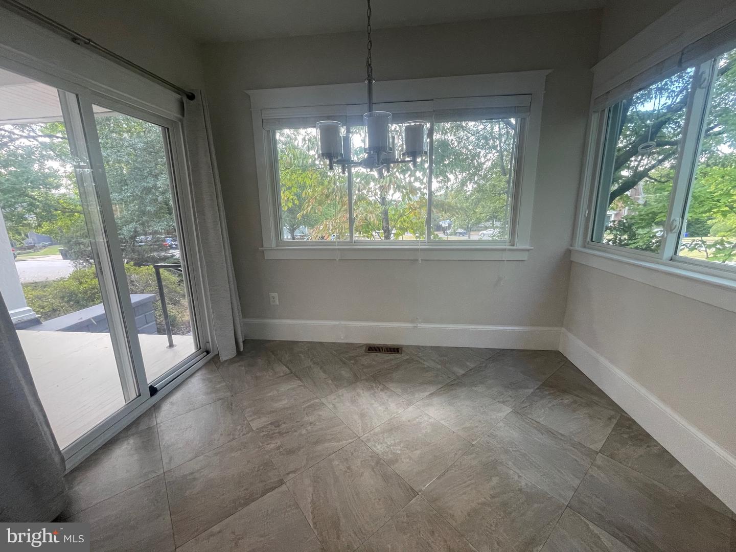 407 N BRYAN ST, ARLINGTON, Virginia 22201, 4 Bedrooms Bedrooms, ,2 BathroomsBathrooms,Residential,For sale,407 N BRYAN ST,VAAR2063666 MLS # VAAR2063666