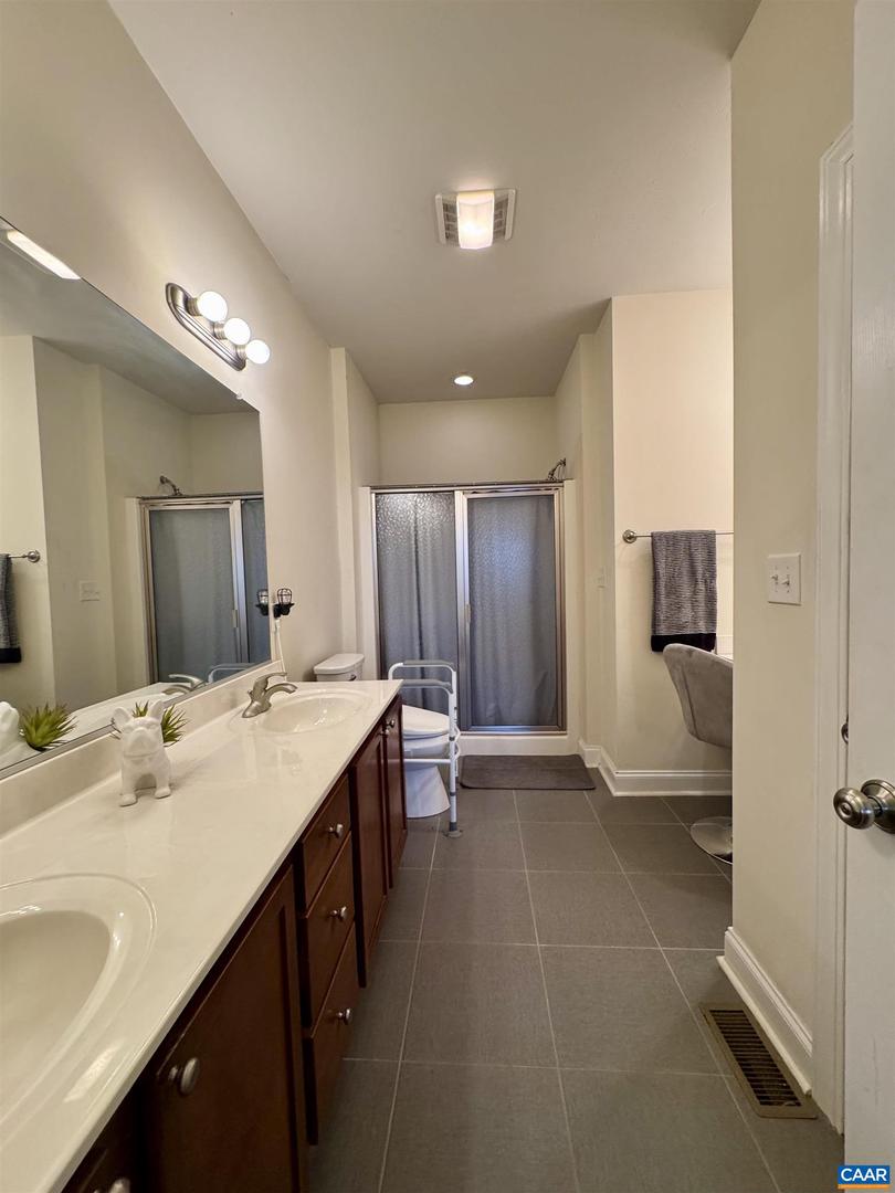 20 E PARK VIEW DR, STAUNTON, Virginia 24401, 3 Bedrooms Bedrooms, ,2 BathroomsBathrooms,Residential,For sale,20 E PARK VIEW DR,669032 MLS # 669032 20 E PARK VIEW DR, STAUNTON, Virginia 24401, 3 Bedrooms Bedrooms, ,2 BathroomsBathrooms,Residential,For sale,20 E PARK VIEW DR,669032 MLS # 669032