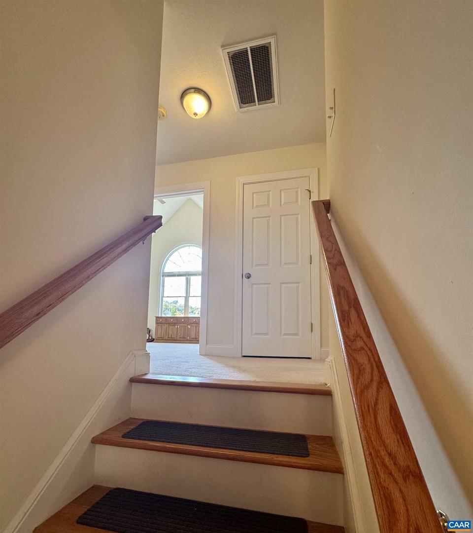 20 E PARK VIEW DR, STAUNTON, Virginia 24401, 3 Bedrooms Bedrooms, ,2 BathroomsBathrooms,Residential,For sale,20 E PARK VIEW DR,669032 MLS # 669032 20 E PARK VIEW DR, STAUNTON, Virginia 24401, 3 Bedrooms Bedrooms, ,2 BathroomsBathrooms,Residential,For sale,20 E PARK VIEW DR,669032 MLS # 669032