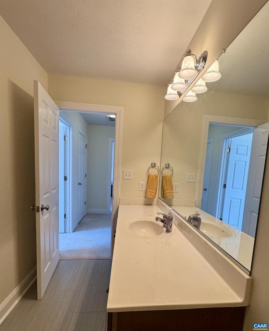 20 E PARK VIEW DR, STAUNTON, Virginia 24401, 3 Bedrooms Bedrooms, ,2 BathroomsBathrooms,Residential,For sale,20 E PARK VIEW DR,669032 MLS # 669032 20 E PARK VIEW DR, STAUNTON, Virginia 24401, 3 Bedrooms Bedrooms, ,2 BathroomsBathrooms,Residential,For sale,20 E PARK VIEW DR,669032 MLS # 669032