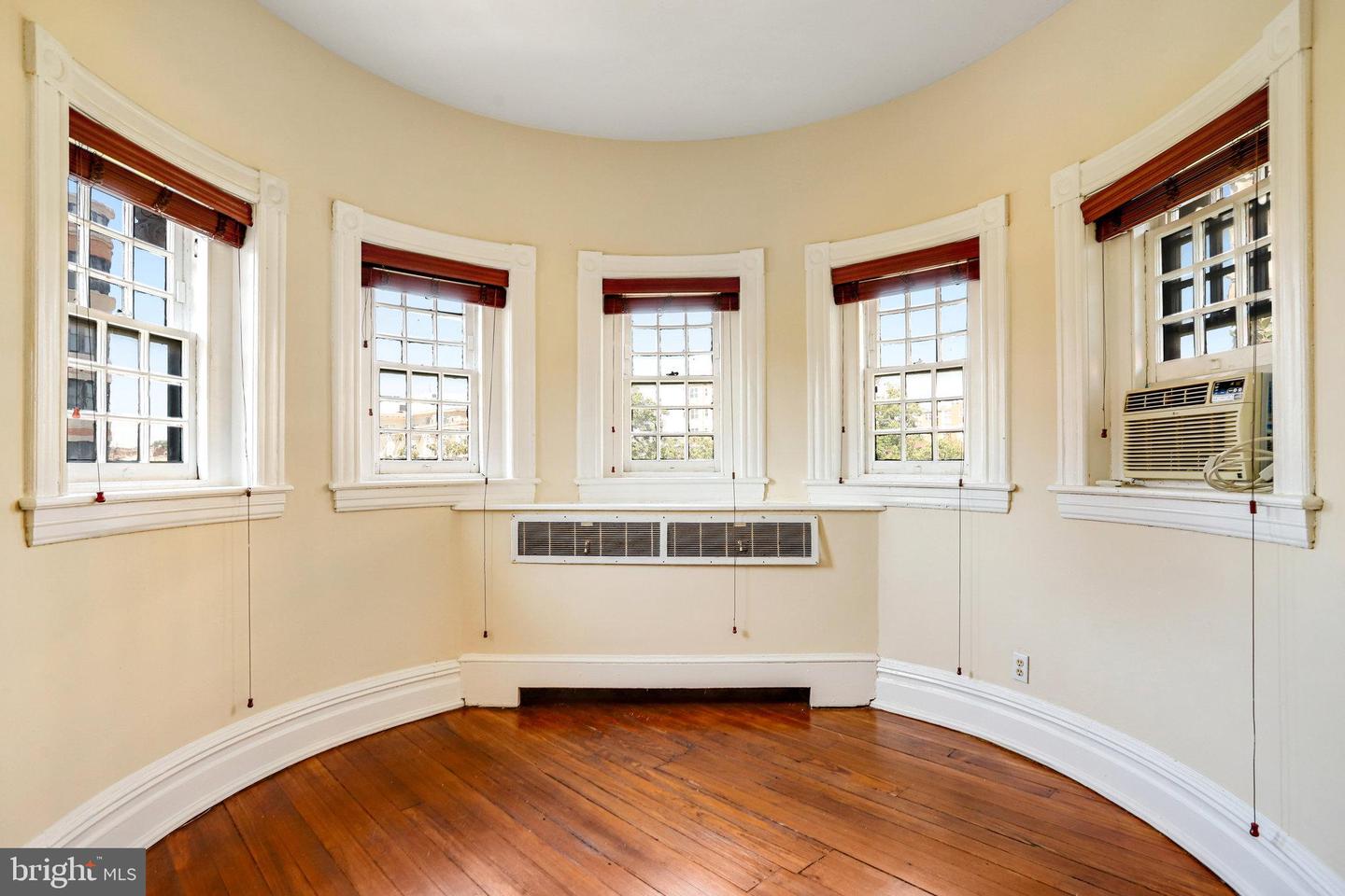 1633 16TH ST NW, WASHINGTON, District Of Columbia 20009, 12 Bedrooms Bedrooms, ,10 BathroomsBathrooms,Residential,For sale,1633 16TH ST NW,DCDC2222596 MLS # DCDC2222596
