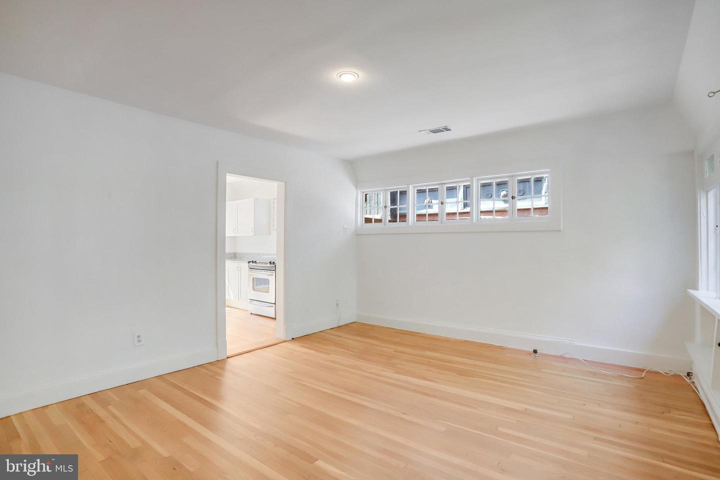 1633 16TH ST NW, WASHINGTON, District Of Columbia 20009, 12 Bedrooms Bedrooms, ,10 BathroomsBathrooms,Residential,For sale,1633 16TH ST NW,DCDC2222596 MLS # DCDC2222596