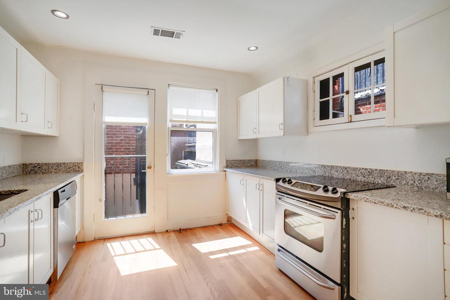 1633 16TH ST NW, WASHINGTON, District Of Columbia 20009, 12 Bedrooms Bedrooms, ,10 BathroomsBathrooms,Residential,For sale,1633 16TH ST NW,DCDC2222596 MLS # DCDC2222596