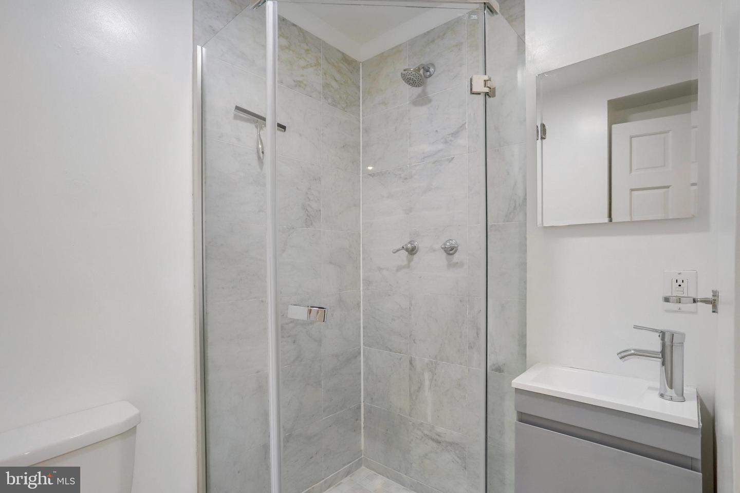1633 16TH ST NW, WASHINGTON, District Of Columbia 20009, 12 Bedrooms Bedrooms, ,10 BathroomsBathrooms,Residential,For sale,1633 16TH ST NW,DCDC2222596 MLS # DCDC2222596