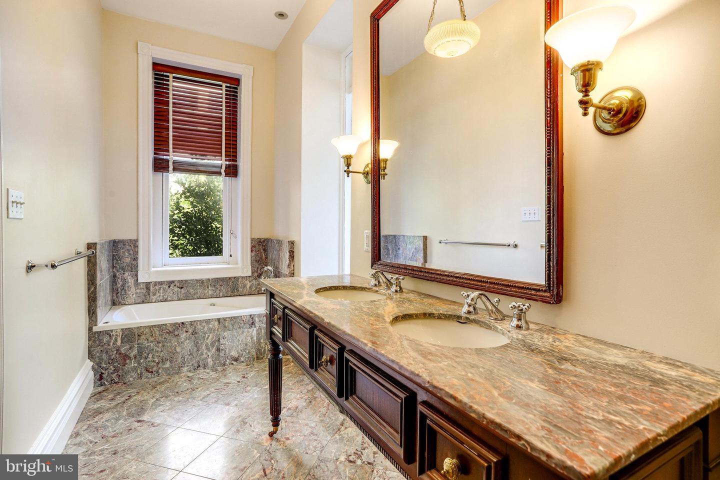 1633 16TH ST NW, WASHINGTON, District Of Columbia 20009, 12 Bedrooms Bedrooms, ,10 BathroomsBathrooms,Residential,For sale,1633 16TH ST NW,DCDC2222596 MLS # DCDC2222596